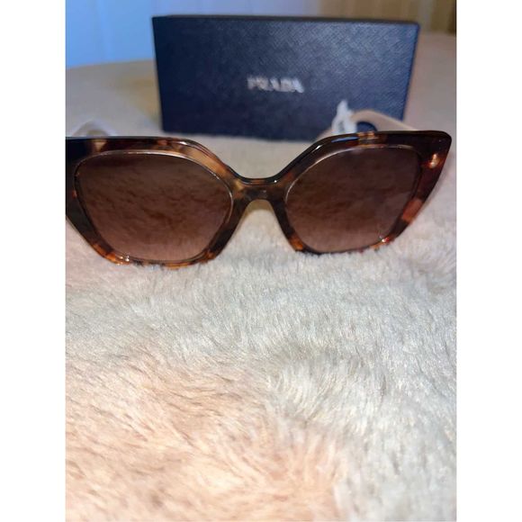 NEW IN BOX PRADA-Cat Eye Sunglasses